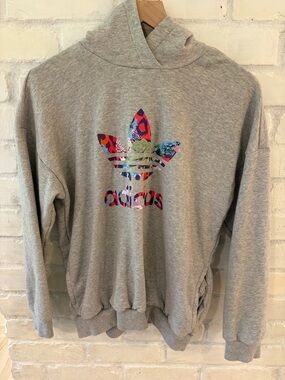 adidas Multicolor Floral Hooded Sweatshirt with Blue Tag
(B1)